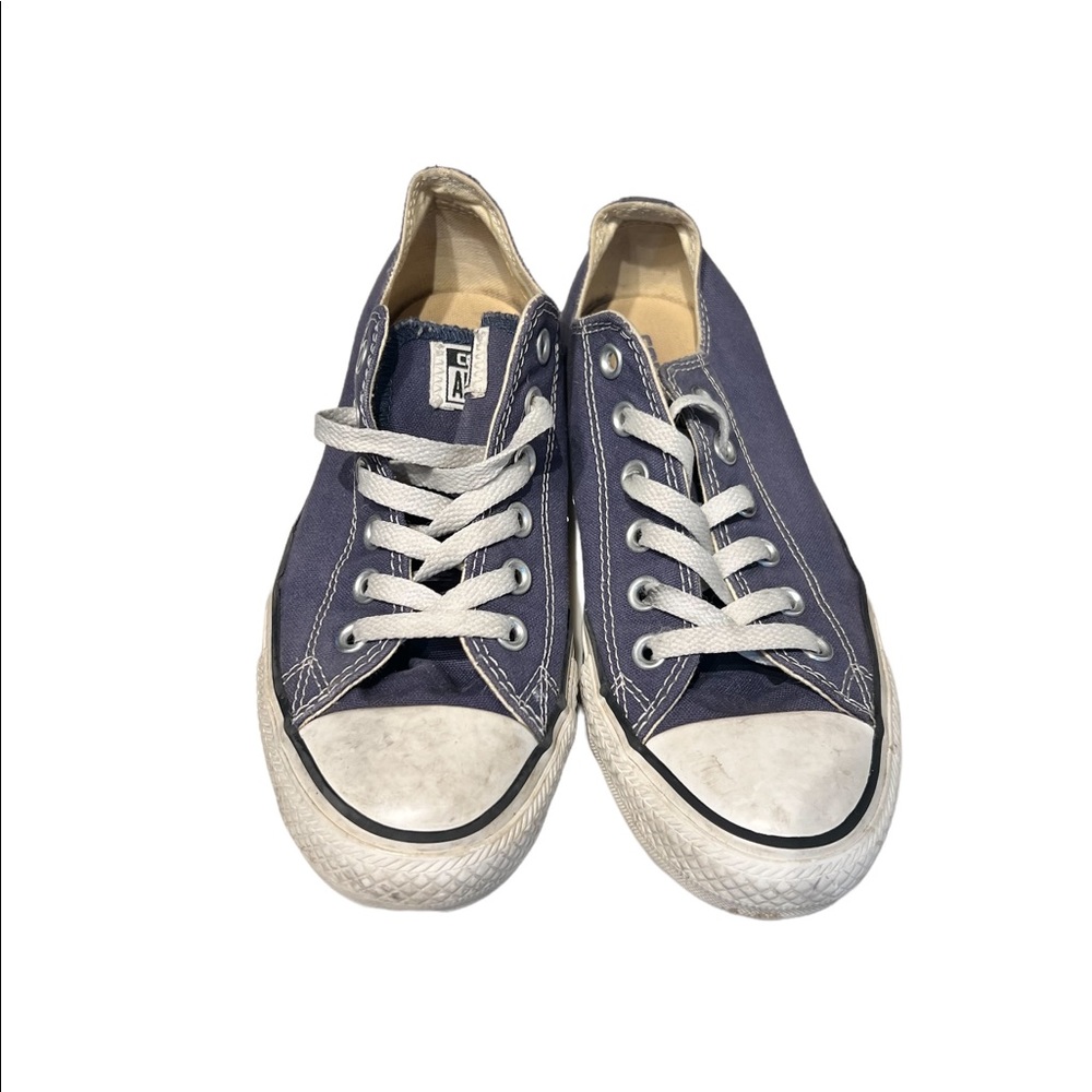 Converse Chuck Taylors Low top
